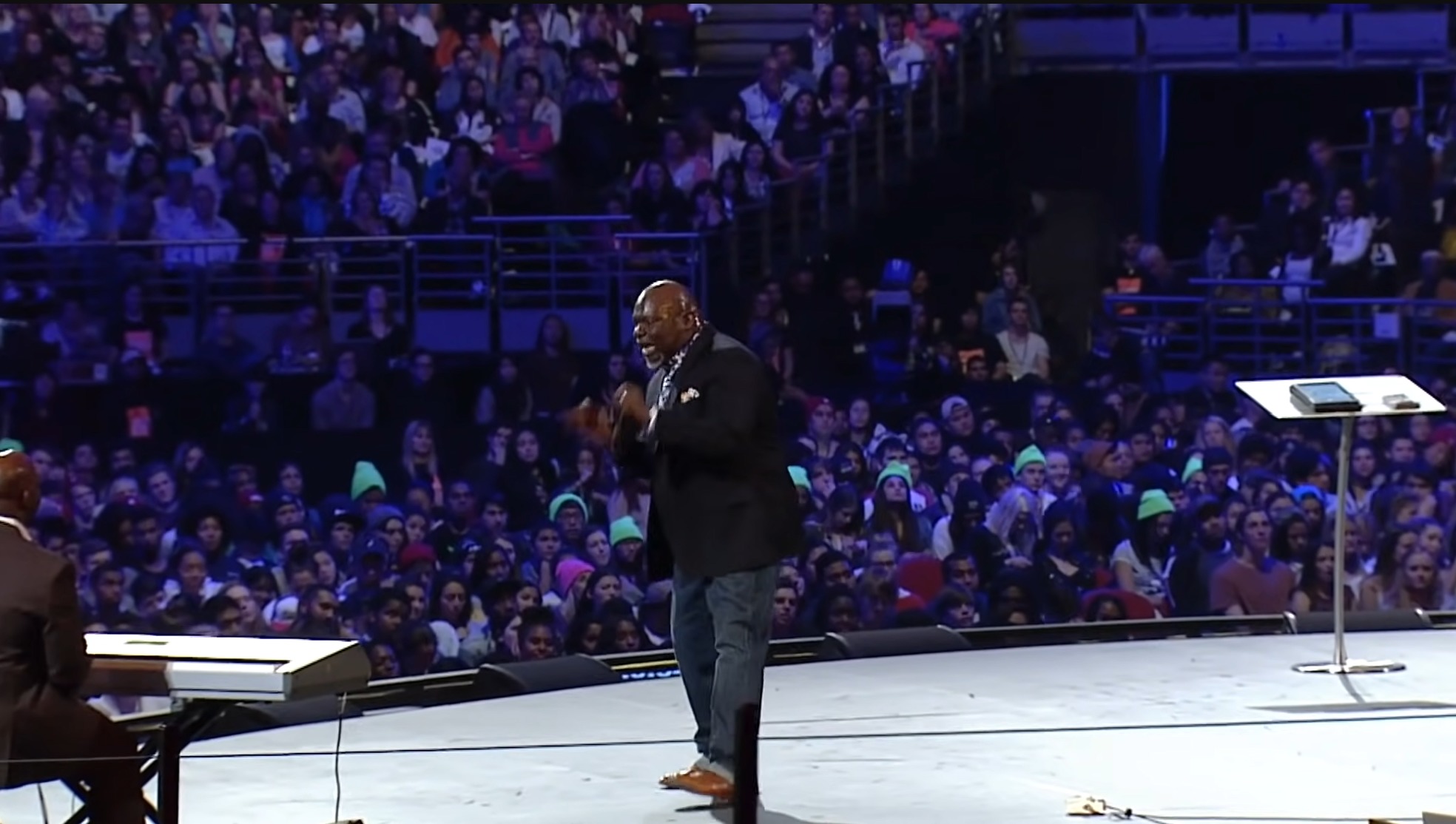 Hillsong Church paid TD Jakes $150K honorarium to speak for a day 