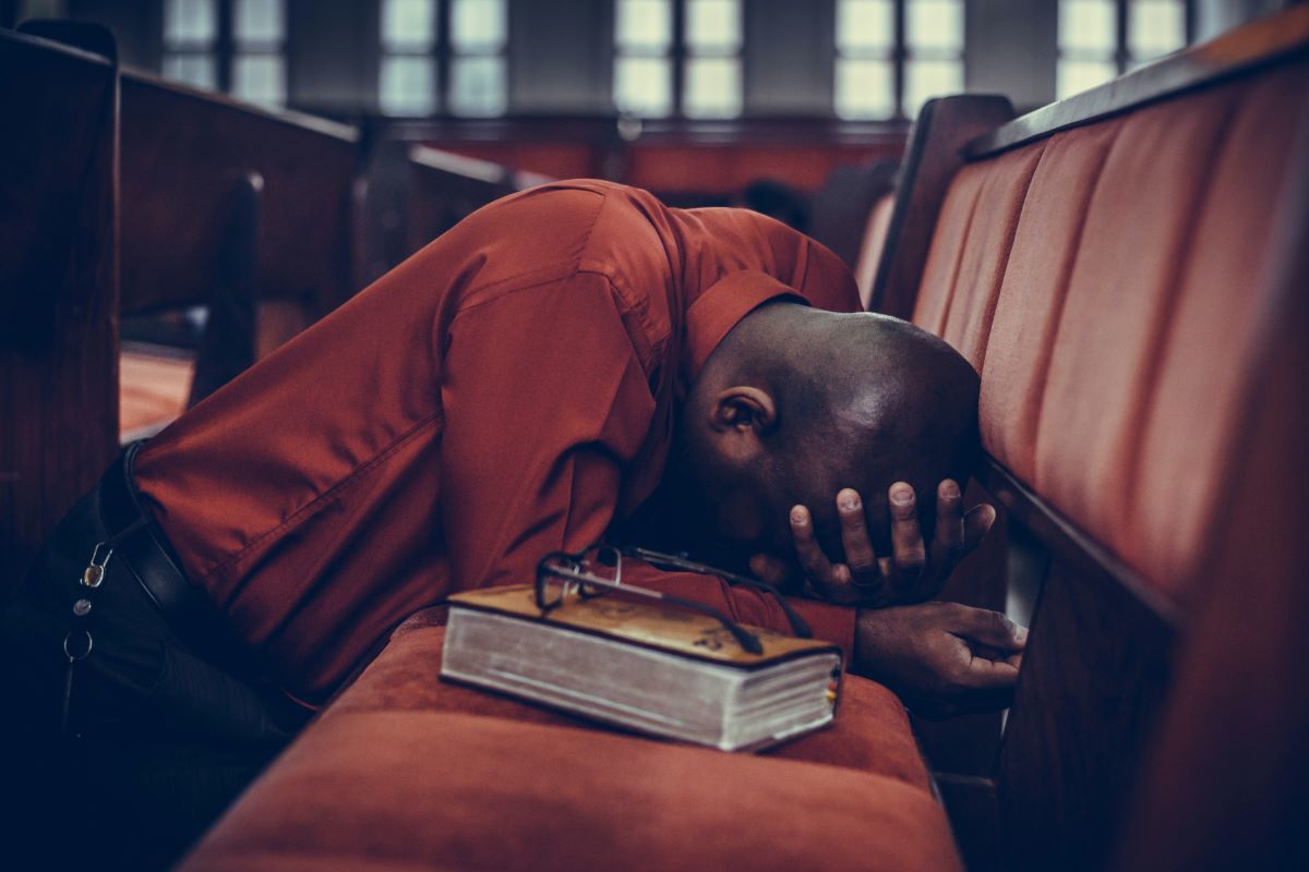 Evangelist shares 7 lies that can mess up a Christian's faith | Living
