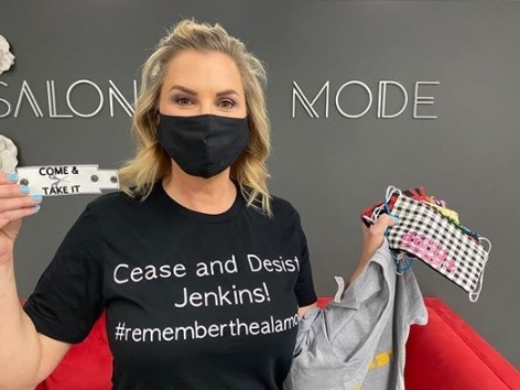 లాక్‌డౌన్‌లను ధిక్కరించినందుకు జైలు పాలైన టెక్సాస్ మహిళ అద్భుతాన్ని అనుభవించింది