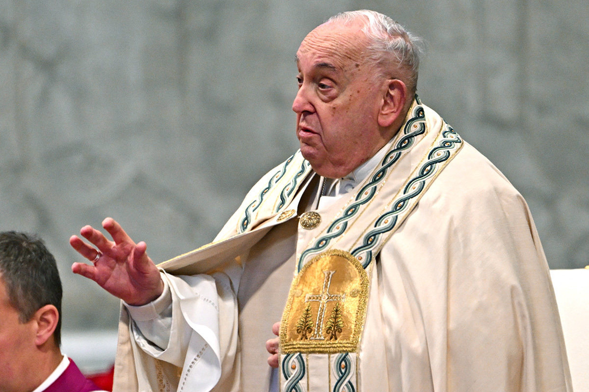 Pope Francis hospitalized, battling 'complex' respiratory illness | Church  & Ministries