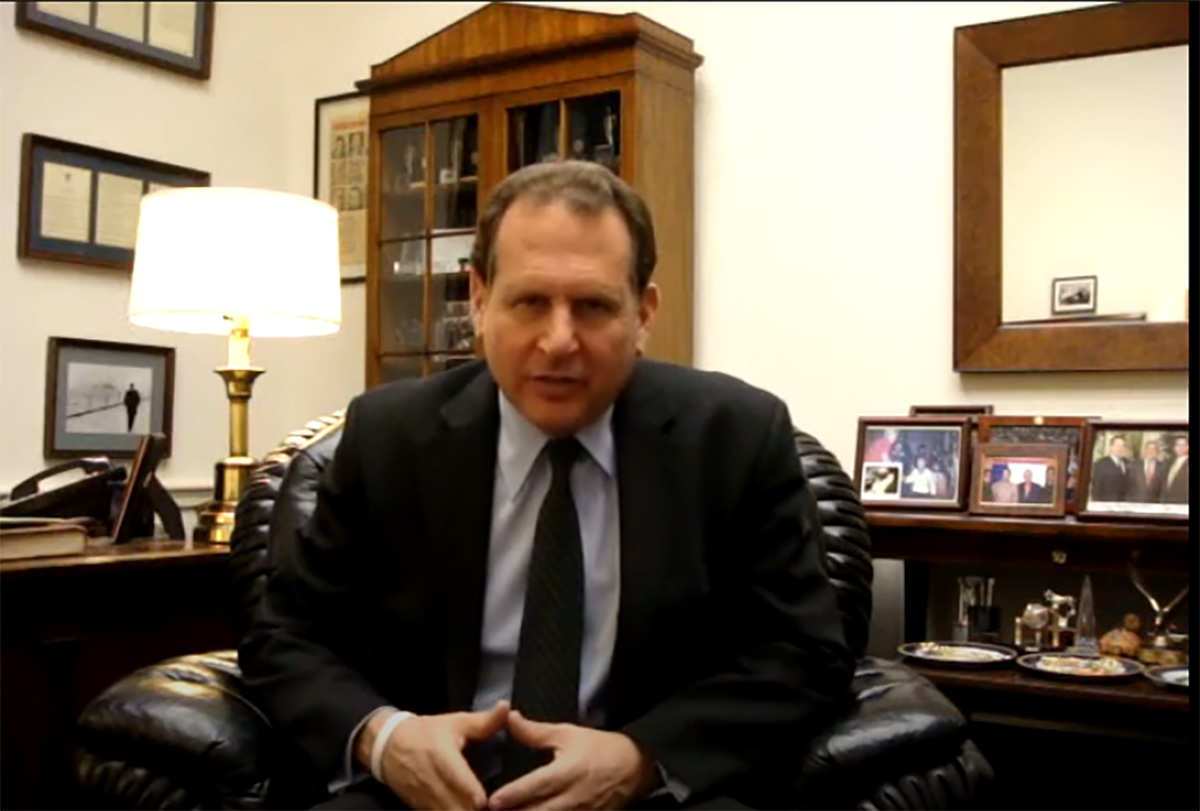 మాజీ కాంగ్రెస్ సభ్యుడు లింకన్ డియాజ్-బాలార్ట్ 70 వద్ద మరణించాడు