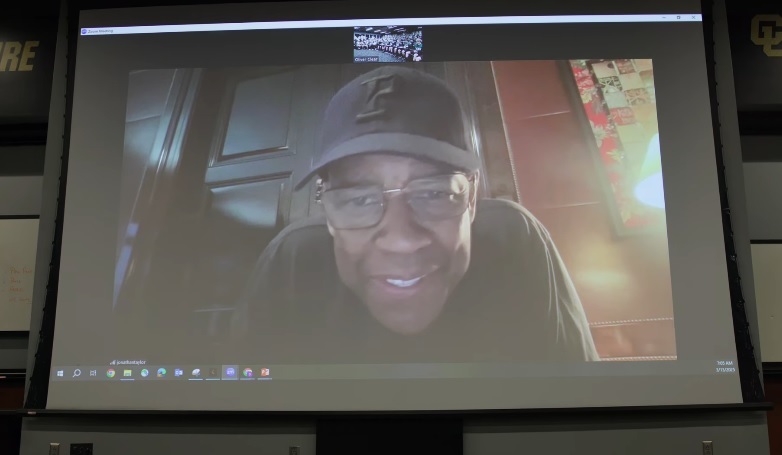 డెంజెల్ వాషింగ్టన్ ఒకప్పుడు దేవుణ్ణి అసహ్యించుకున్నాడు, అతని ఉద్దేశ్యం 'బోధించడమే'