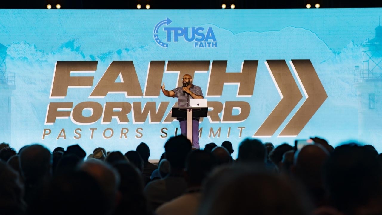 చెడుకు వ్యతిరేకంగా ధైర్యంగా నిలబడాలని జాన్ అమాంచుక్వు క్రైస్తవులను కోరారు