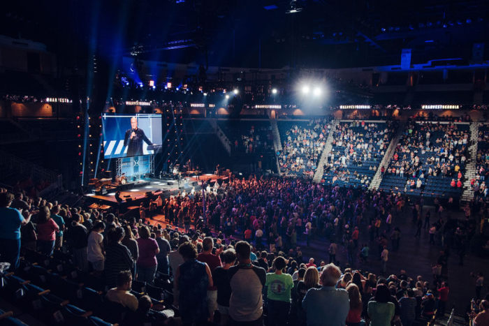 Harvest Georgia draws 7,500 people to Infinite Energy Arena Saturday evening on Sept.24, 2016, as well as an online attendance of 7,505 people. A total of 735 people made professions of faith on Saturday in response to the message.