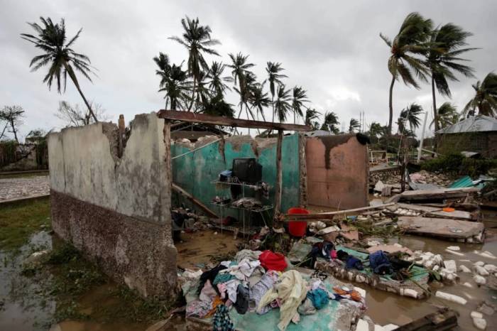 A television is seen in a house destroyed by Hurricane Matthew in Les Cayes, Haiti, October 5, 2016.