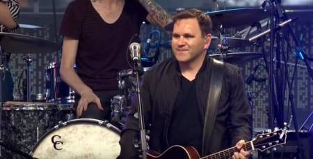 Matt Redman leads huge crowd in worship as he sings '10,000 Reasons' in New York City's Times Square on August 1, 2016.