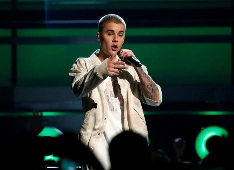 Justin Bieber performs a medley of songs at the 2016 Billboard Awards in Las Vegas, Nevada, U.S., May 22, 2016.