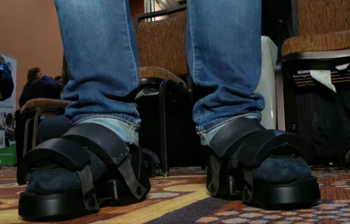 CES 2017: Virtual Reality Shoes by Cerevo