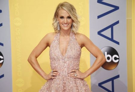 Singer Carrie Underwood arrives at the 50th Annual Country Music Association Awards in Nashville, Tennessee, U.S., November 2, 2016.