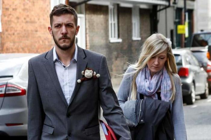 Chris Gard and Connie Yates arrive at The High Court in London, England, on April 5, 2017.