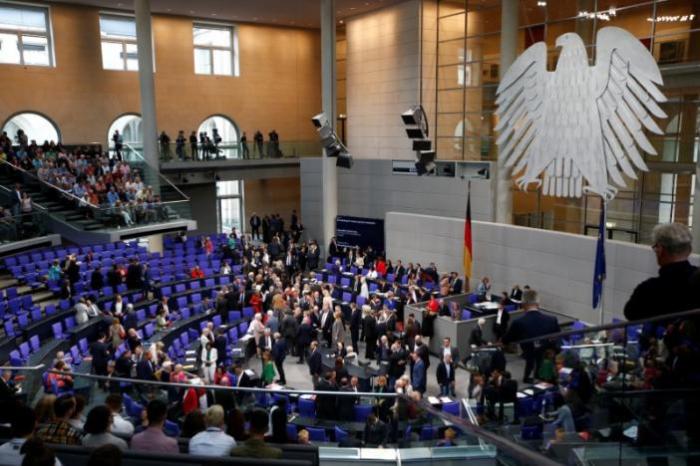 Members of the lower house of parliament Bundestag vote on legalizing same-sex marriage, in Berlin, Germany June 30, 2017.