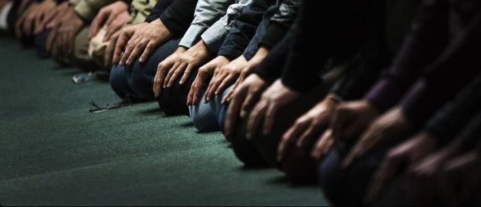 Credit : Worshipers take part in Friday prayers inside the mosque at the Mississauga Muslim Community Centre in Mississauga, Ontario January 18, 2013.