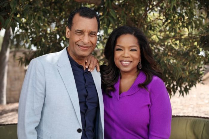 Lead Pastor of New York City's Christian Cultural Center, A.R. Bernard (L), and Oprah Winfrey (R).