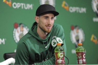 Boston Celtics injured forward Gordon Hayward address the media at Celtics Practice Facility, Nov. 2, 2017.