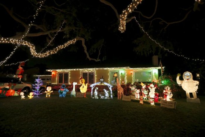 Credit : Christmas lights are seen on a home in the Sleepy Hollow neighborhood of Torrance, California, United States, December 15, 2015.