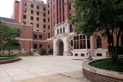 Credit : A view of Moody Bible Institute's historic arch from within the central plaza. Moody Bible Institute, Chicago, Illinois, 2006. Uploaded to MBI Student network and released into PD on 27 September 2006.