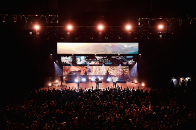 Bethel Music performs at an Open Heaven's conference in Redding, California, 2018.