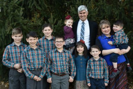 Charles and Stephanie Wesco and their children pose for a picture during the 2017 Thanksgiving holiday.