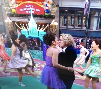 Macy's Thanksgiving parade broadcasts same-sex kiss, Nov. 22, 2018.