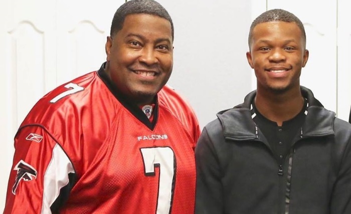 E. Dewey Smith Jr., senior pastor of The House of Hope Atlanta (Greater Travelers Rest) church in Decatur, Georgia (L) and his new worship pastor, Kelontae Gavin, 19.