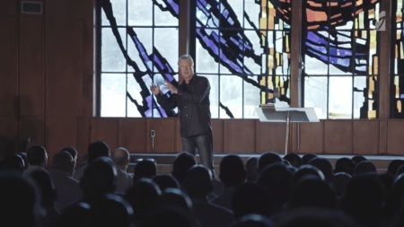 Texas megachurch pastor Robert Morris preaches before inmates at H.H. Coffield Unit in Anderson County, Texas on Aug. 7, 2019.