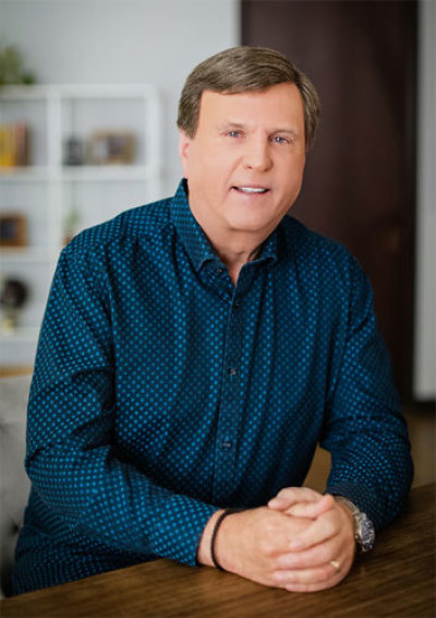 Jimmy Evans is the Founder and CEO of MarriageToday, a ministry and nationally syndicated television program devoted to helping couples thrive in strong and fulfilling marriages and families. He is Senior Pastor of Gateway Church, one of the largest churches in the nation. 