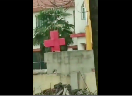 A video shared by the Chinese Christian Fellowship of Righteousness documented the moment when the crane removed the red cross from the church rooftop.