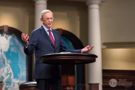 Pastor Charles Stanley preaches at First Baptist Church Atlanta, 2017.