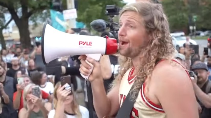 Evangelist Sean Feucht leads a worship rally in Chicago, Illinois, on Sept. 16, 2020.