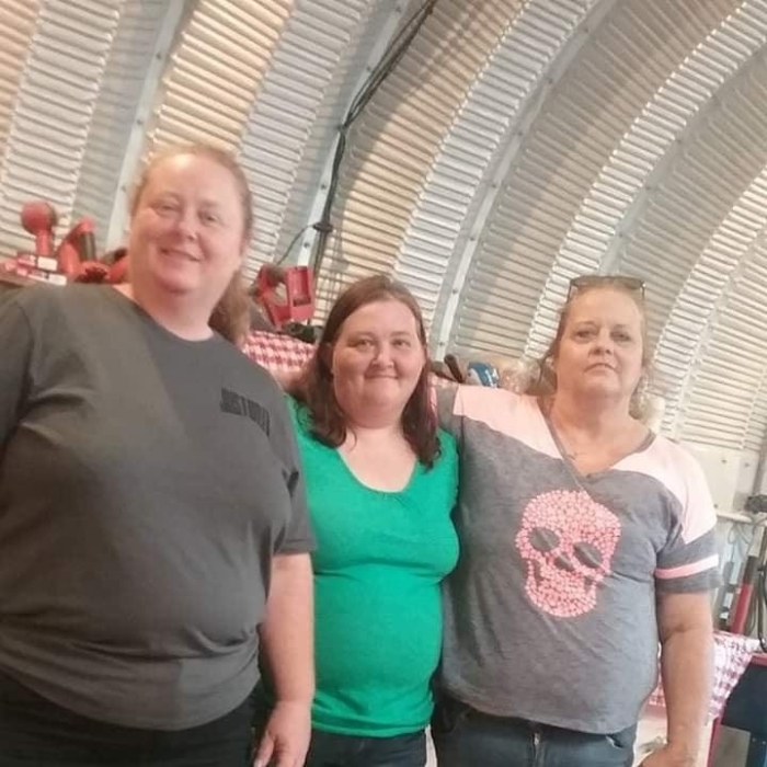 Amanda Stocks (C) with her sister Ginny Gardner (L) and her cousin Barbara (R).