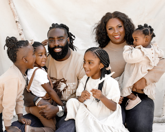 Tamela Davis and her husband, New Orleans Saints linebacker Demario Davis, and their children. Demario will receive the Bart Starr Award at the Super Bowl Breakfast on Feb. 6, 2021. 