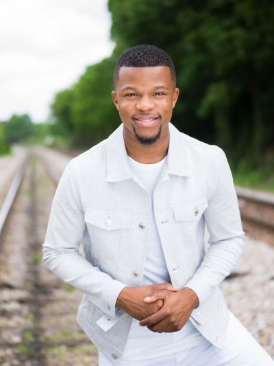 Singer Kelontae Gavin