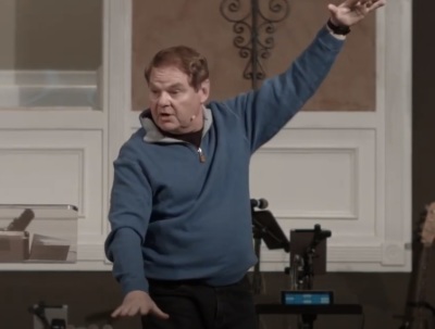 Bob Reccord speaks at a conference in 2019. 