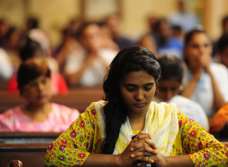 Pakistani Christians in prayer in Karachi on November 15, 2015. 