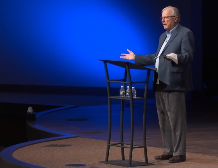 Erwin Lutzer speaks at the Cornerstone Chapel in Leesburg, Virginia on May 9, 2021.