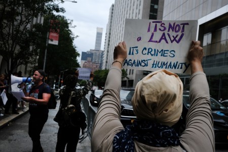 A small group of anti-vaccination protesters gather outside of New York-Presbyterian Hospital on September 01, 2021, in New York City. Following a mandate from former Gov. Andrew Cuomo requiring all hospital staff to be vaccinated, hundreds of hospital workers across the state have been protesting against the measure. (Photo by Spencer Platt/Getty Images)