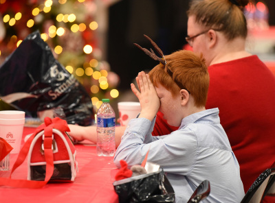 Franklin Graham and Samaritan’s Purse served a hot, free meal to more than 1,500 people in Mayfield, Kentucky, on Dec. 24, 2021. Country music artist and Kentucky native Ricky Skaggs joined Graham to share Christmas music with families affected by the tornadoes.