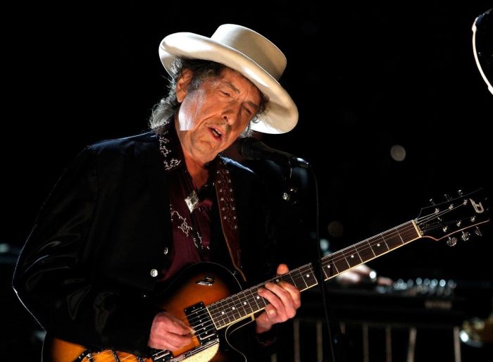 Bob Dylan performs onstage during the AFI Life Achievement Award: A Tribute to Michael Douglas at Sony Pictures Studios on June 11, 2009, in Culver City, California. 