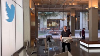 This video grab taken from a video posted on the Twitter account of billionaire Tesla chief Elon Musk on October 26, 2022, shows himself carrying a sink as he enters the Twitter headquarters in San Francisco. Elon Musk changed his Twitter profile to 'Chief Twit' and posted video of himself walking into the social network's California headquarters carrying a sink days before his contentious takeover of the company must be finalized. 