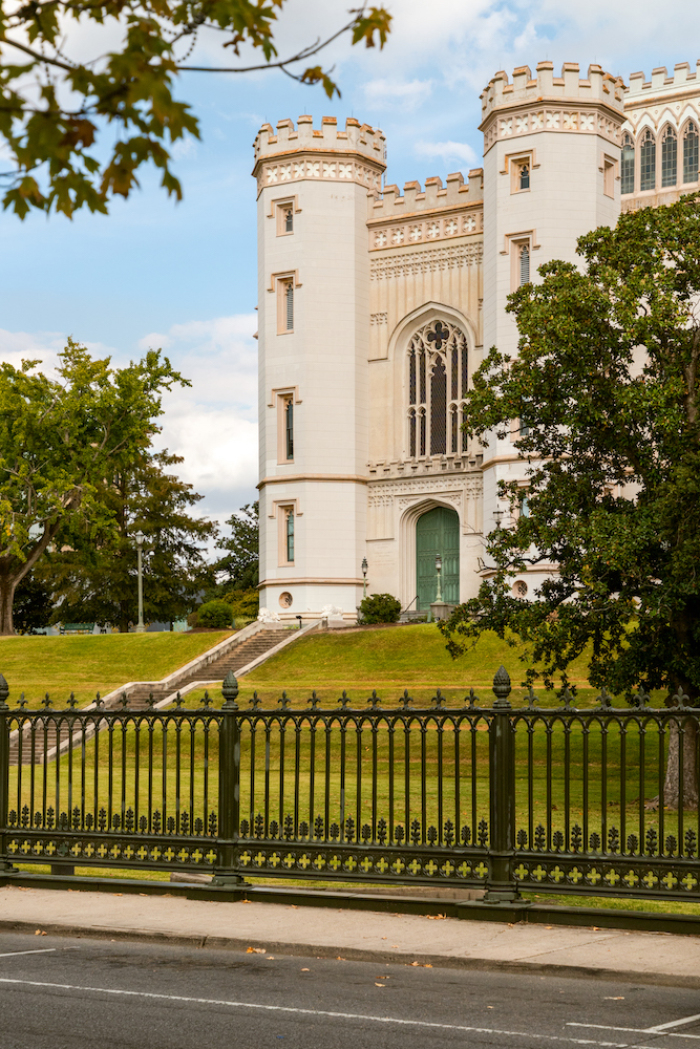 Designed like a medieval castle, the Old State Capitol was disliked by Mark Twain. 