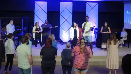 Atlanta Hawks forward Adrian Griffin Jr., speaks at the Midwest Believers Church in Champaign, Illinois. 