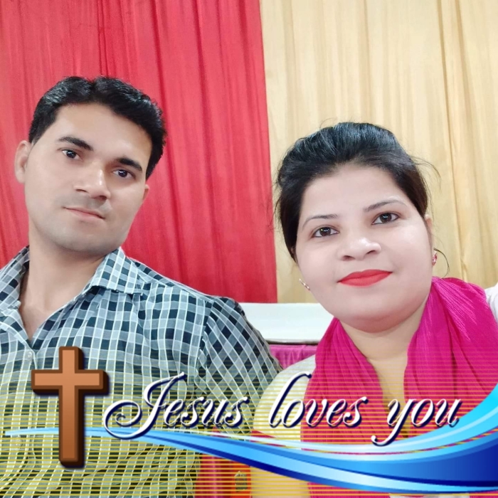 Pastor Harendra Singh (L) and wife Priya (R).