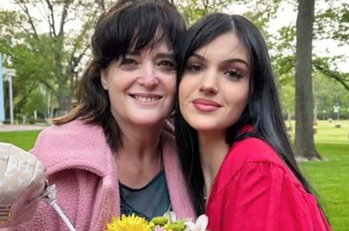 Judith Raanan and her daughter Natalie pose for a photo in this family photo. 