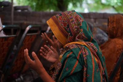 Pakistani believers gathered outside for Sunday services after their churches were burnt down.