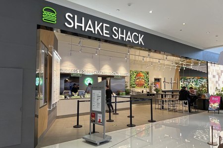 Wikimedia Commons/N509FZ https://commons.wikimedia.org/wiki/File:Shake_Shack_at_Hopson_One_1F_(20230306170606).jpg