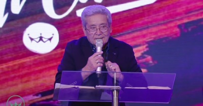 Argentinian evangelist Carlos Annacondia preaching a sermon in 2019. 