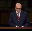 John MacArthur briefly returns to pulpit for Thanksgiving service amid health issues