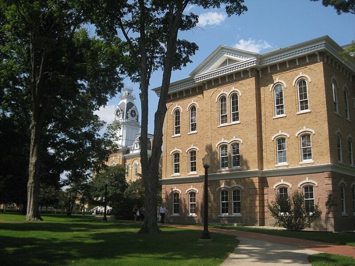 Delp Hall houses many faculty offices on the campus of Hillsdale College in Hillsdale, Michigan.