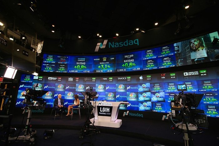 Wikimedia Commons/Luca Marfè at Italia all'ONU https://commons.wikimedia.org/wiki/File:NASDAQ_Market_Site_201506.jpg