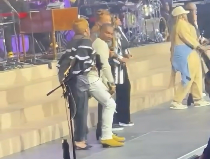 Kirk Franklin twerks on a gospel singer during his The Reunion Tour concert.